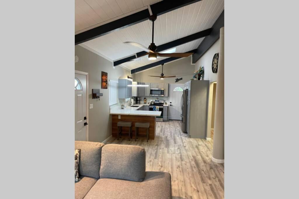 Spacious 2 Bedroom Beach House With King Suite Waianae 외부 사진