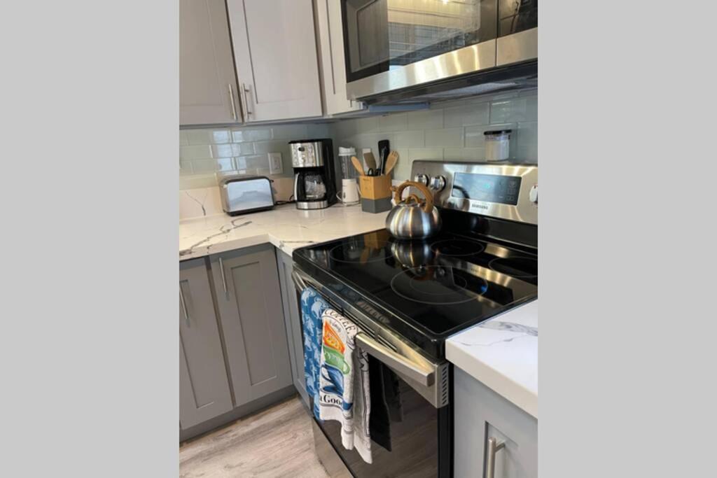 Spacious 2 Bedroom Beach House With King Suite Waianae 외부 사진