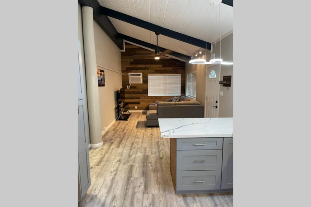 Spacious 2 Bedroom Beach House With King Suite Waianae 외부 사진