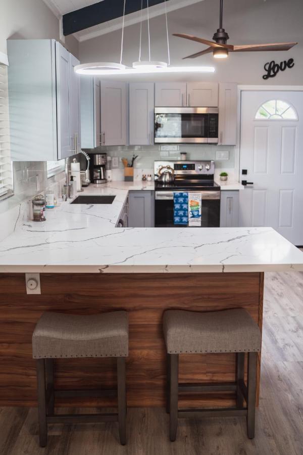 Spacious 2 Bedroom Beach House With King Suite Waianae 외부 사진